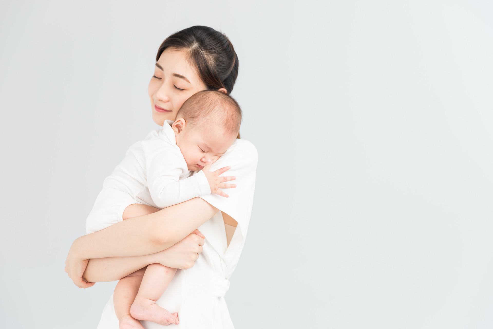 摄图网_500962246_banner_母婴妈妈抱着宝宝睡觉（企业商用）.jpg