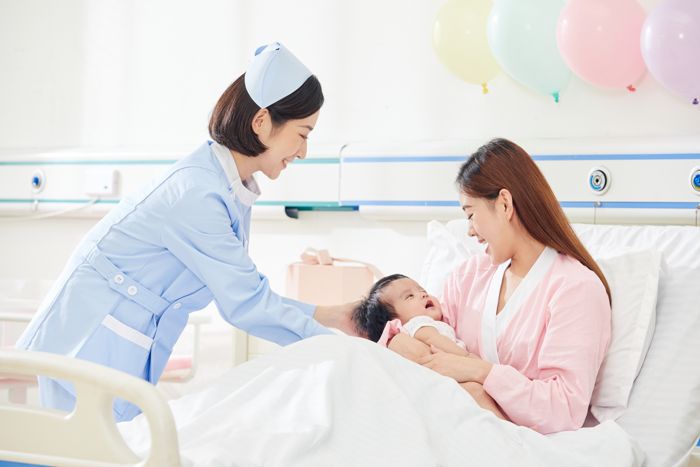 摄图网_501677937_高档月子中心护理和母子形象（企业商用）.jpg