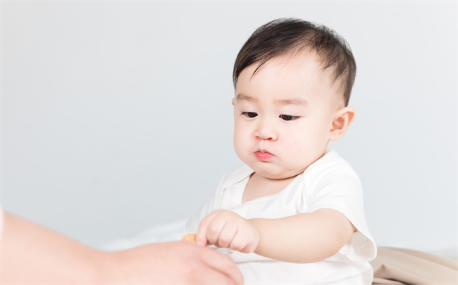 摄图网_501154846_宝宝玩耍（企业商用）.jpg